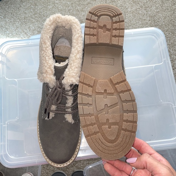 SONOMA boots - Picture 3 of 5